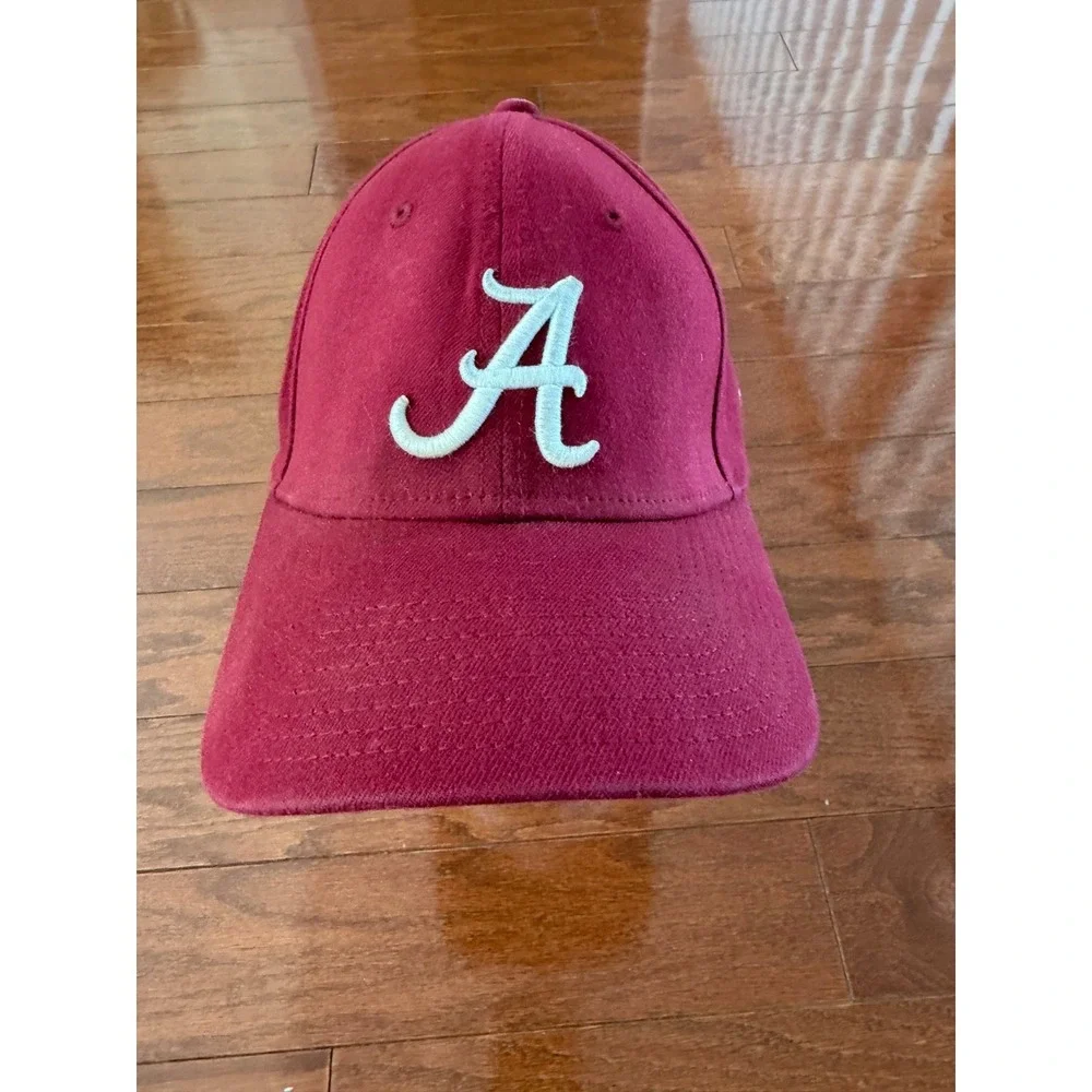 Alabama Crimson Tide New Era 39THIRTY Hat A Logo Sz. M/L Stretch Flex Fit Cap